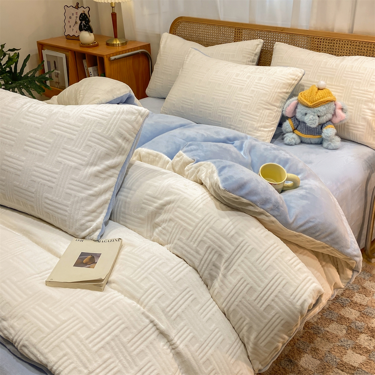 91家纺网 家纺一手货源 找家纺 （总）灰鲸 2025新款高克重牛奶绒雕花简约纯色四件套