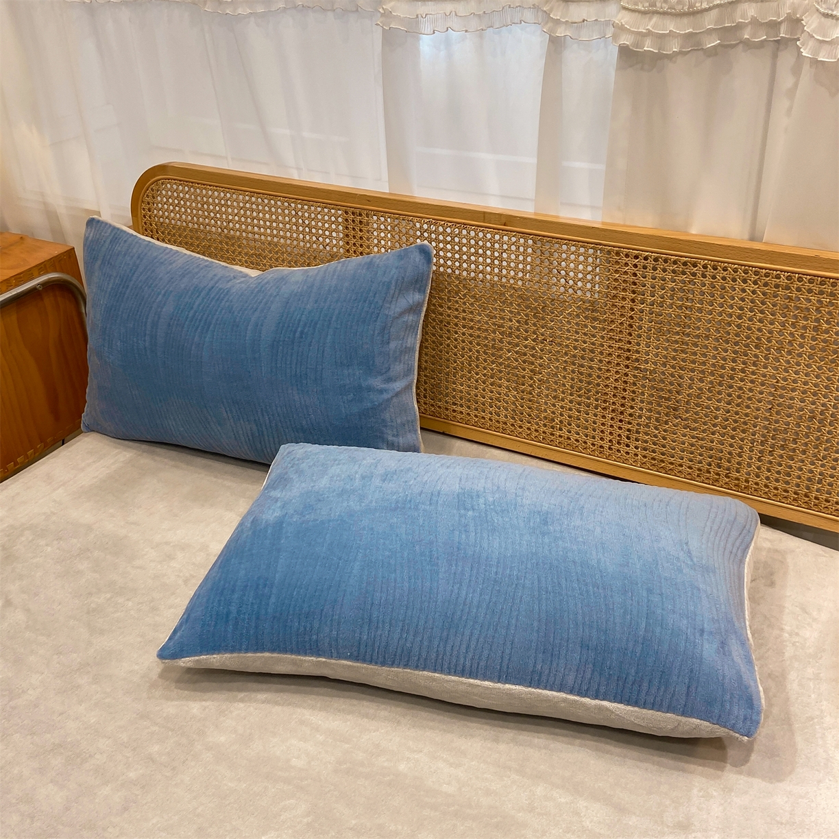 91家纺网 家纺一手货源 找家纺 灰鲸 2025新款高克重牛奶绒雕花简约纯色四件套 温妮-宾利蓝+纳多灰