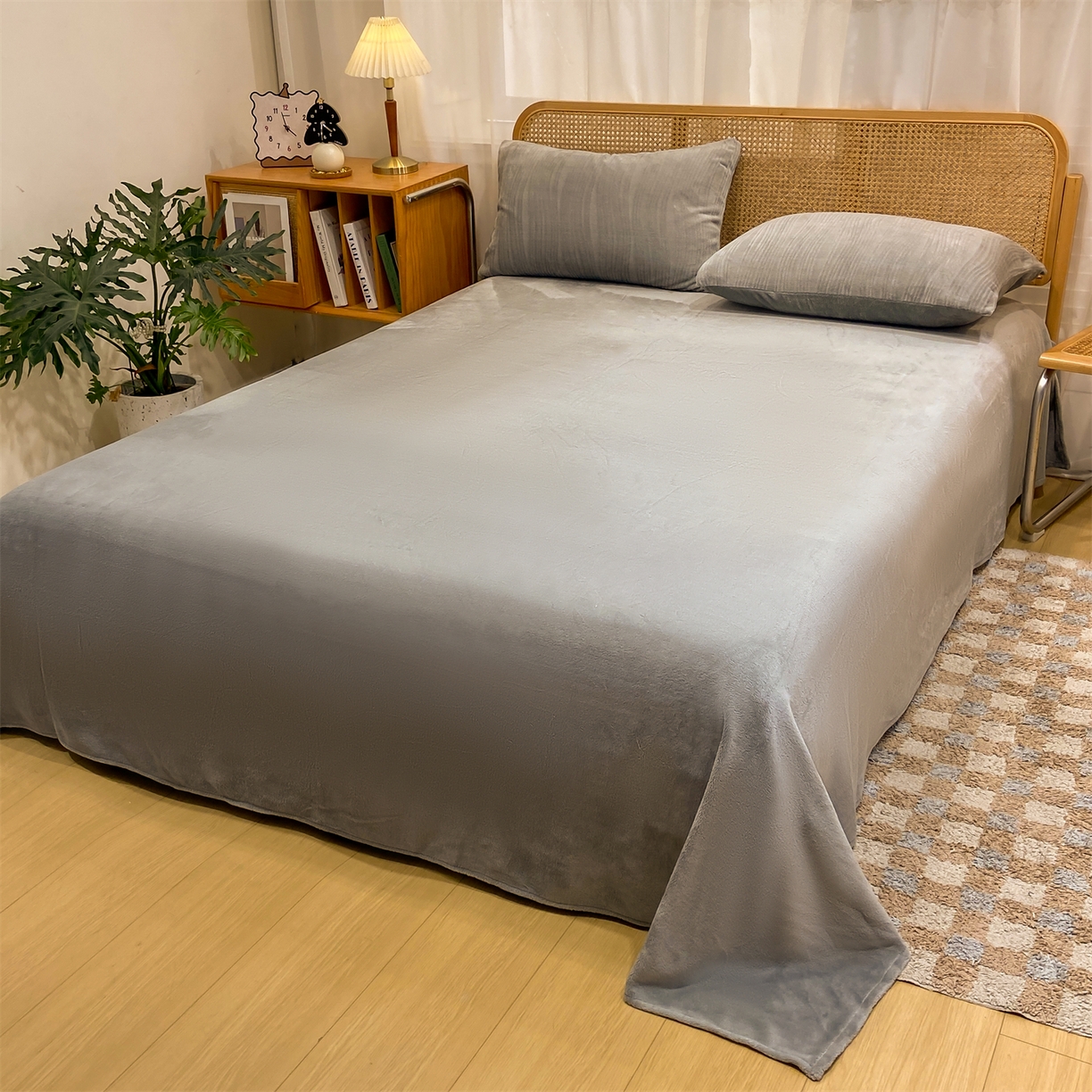 91家纺网 家纺一手货源 找家纺 灰鲸 2025新款高克重牛奶绒雕花简约纯色四件套 温妮-绅士灰