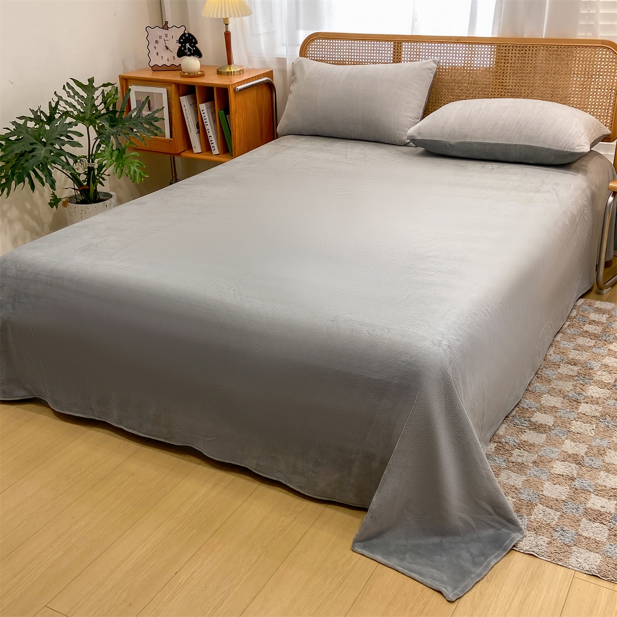 91家纺网 家纺一手货源 找家纺 灰鲸 2025新款高克重牛奶绒雕花简约纯色四件套 温妮-纳多灰+绅士灰