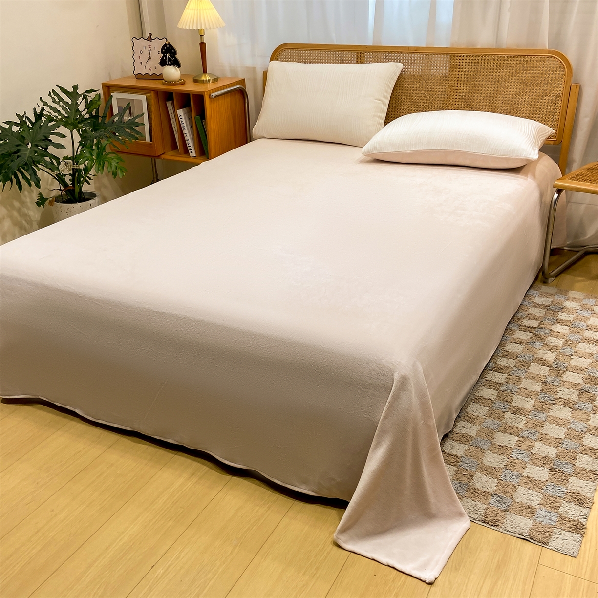 91家纺网 家纺一手货源 找家纺 灰鲸 2025新款高克重牛奶绒雕花简约纯色四件套 温妮-奶昔白+奶茶