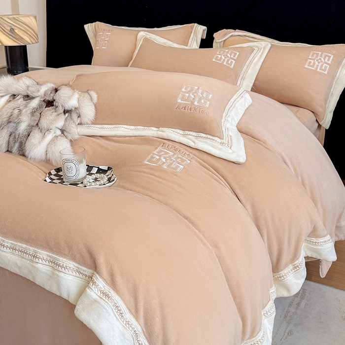 91家纺网 家纺一手货源 找家纺 （总）家居1号家纺 2025新款全消光牛奶绒刺绣圣玛丽四件套