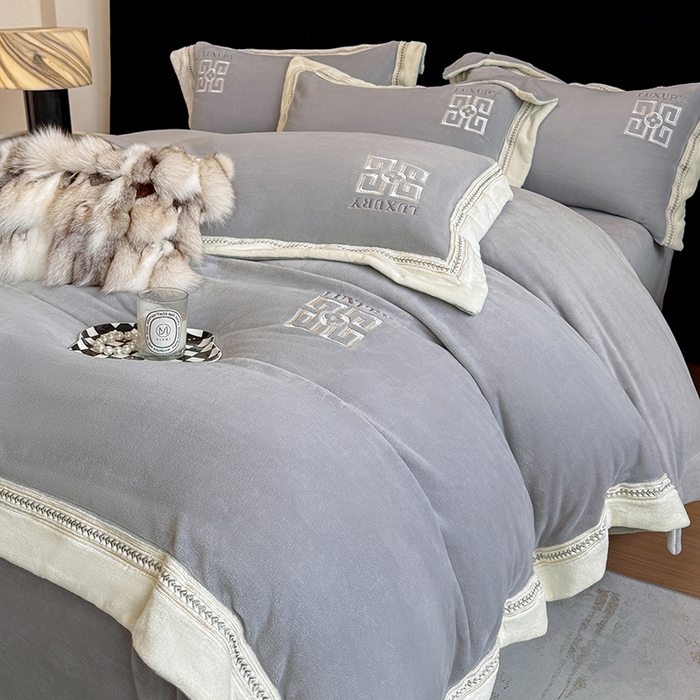 家居1号家纺 2025新款全消光牛奶绒刺绣圣玛丽四件套 圣玛丽-绅士灰