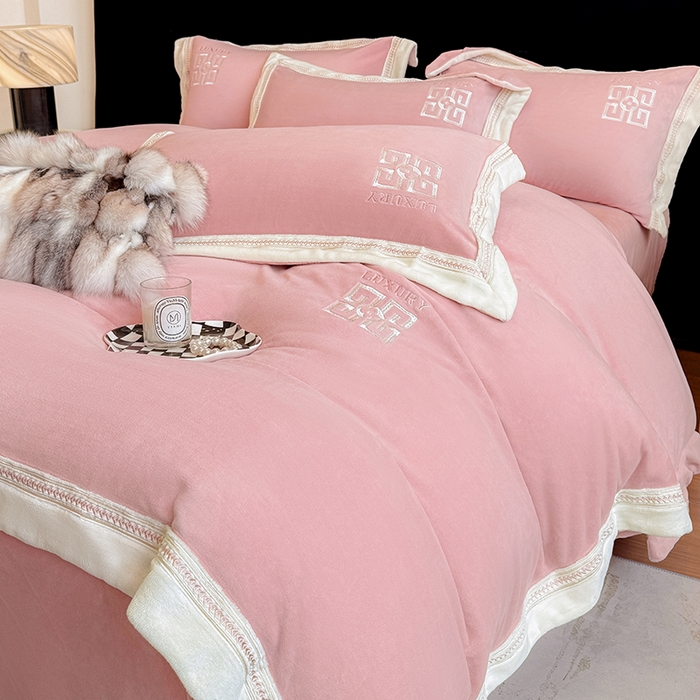 家居1号家纺 2025新款全消光牛奶绒刺绣圣玛丽四件套 圣玛丽-粉豆沙