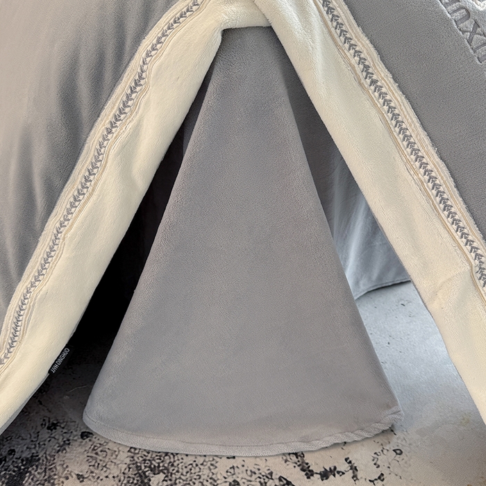 91家纺网 家纺一手货源 找家纺 家居1号家纺 2025新款全消光牛奶绒刺绣圣玛丽四件套 圣玛丽-绅士灰