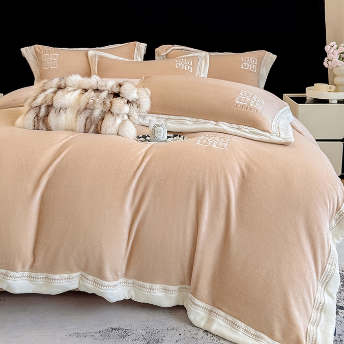 91家纺网 家纺一手货源 找家纺 家居1号家纺 2025新款全消光牛奶绒刺绣圣玛丽四件套 圣玛丽-香槟金