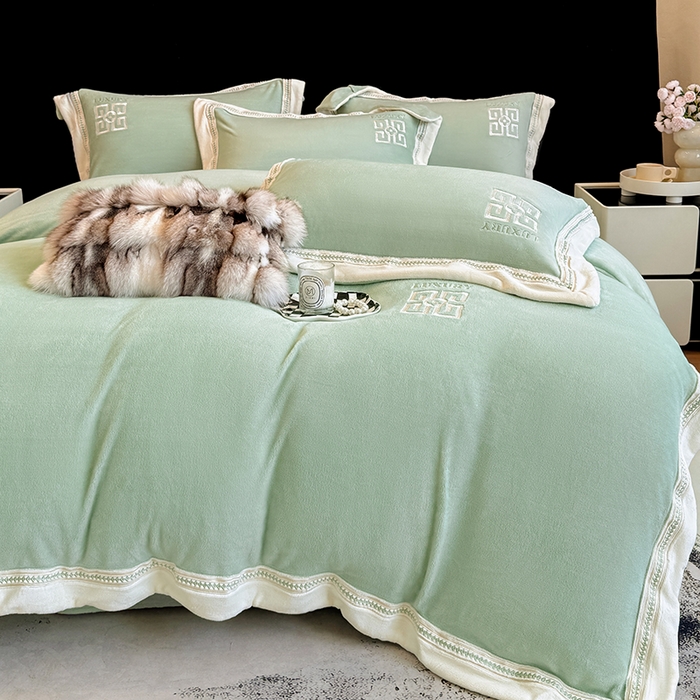 91家纺网 家纺一手货源 找家纺 家居1号家纺 2025新款全消光牛奶绒刺绣圣玛丽四件套 圣玛丽-果绿