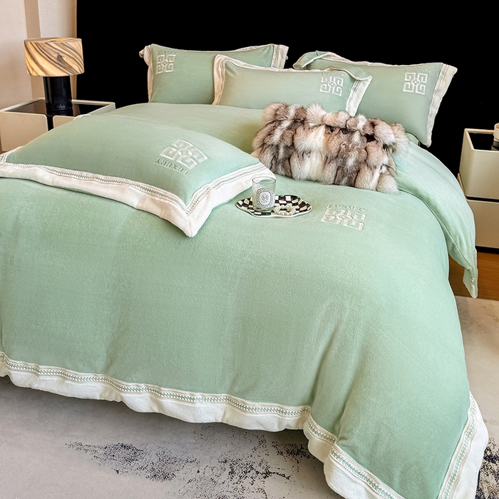 91家纺网 家纺一手货源 找家纺 家居1号家纺 2025新款全消光牛奶绒刺绣圣玛丽四件套 圣玛丽-果绿