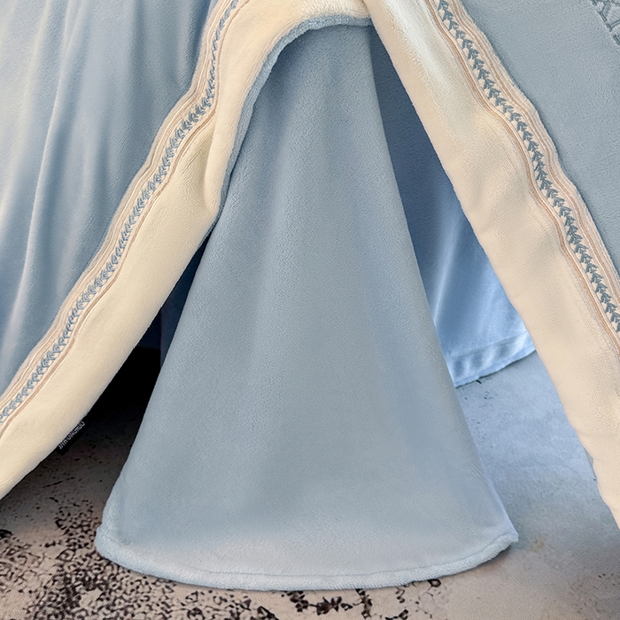 91家纺网 家纺一手货源 找家纺 家居1号家纺 2025新款全消光牛奶绒刺绣圣玛丽四件套 圣玛丽-晴蓝