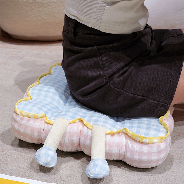 91家纺网 家纺一手货源 找家纺 （总）仟亿莱 2025新款格子喵花边坐垫