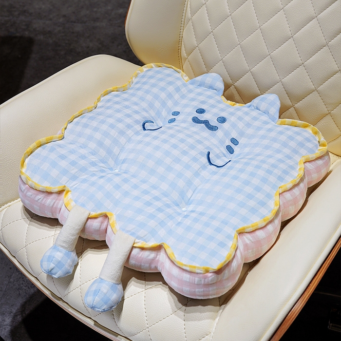 91家纺网 家纺一手货源 找家纺 仟亿莱 2025新款格子喵花边坐垫 花瓣黄格喵