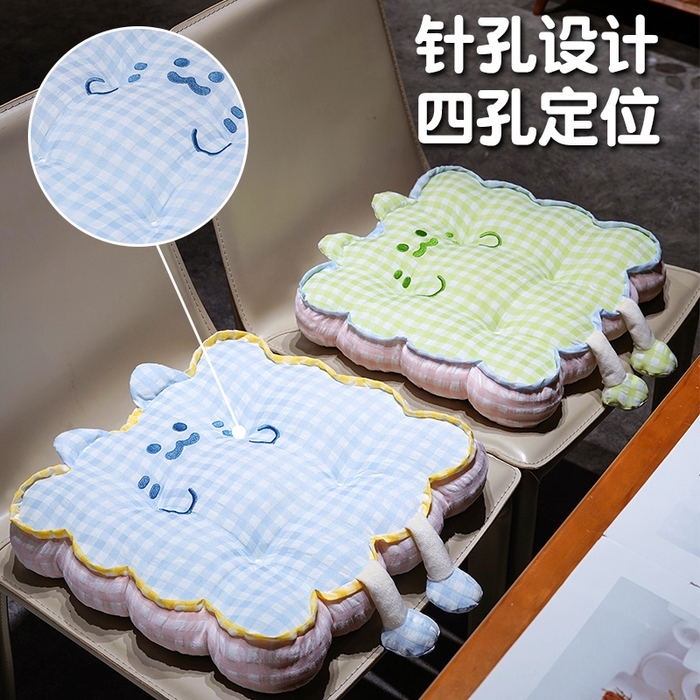 91家纺网 家纺一手货源 找家纺 仟亿莱 2025新款格子喵花边坐垫 花瓣紫格喵