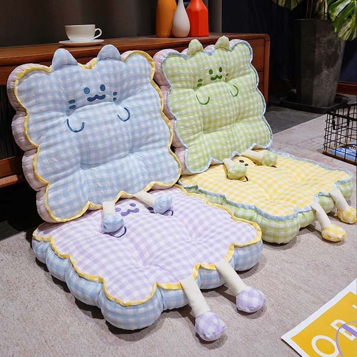 91家纺网 家纺一手货源 找家纺 仟亿莱 2025新款格子喵花边坐垫 花瓣蓝格喵