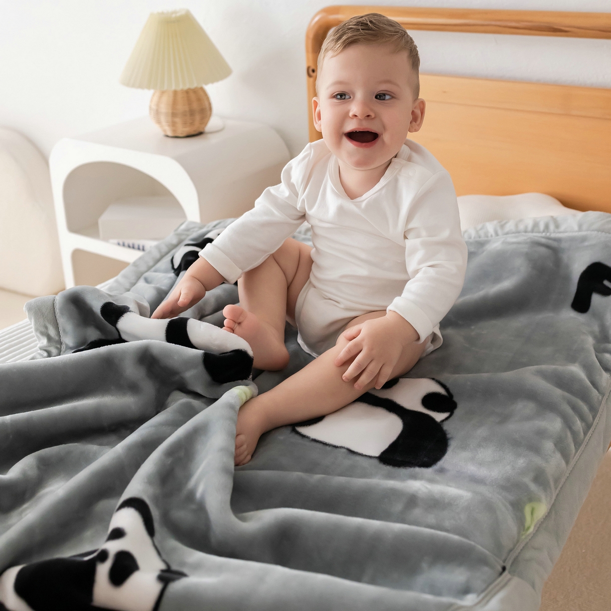 91家纺网 家纺一手货源 找家纺 单人学生云毯水貂绒毛毯羊羔绒珊瑚绒毯法莱绒毯拉舍尔毯云貂绒毯大兔毛盖毯 小熊猫