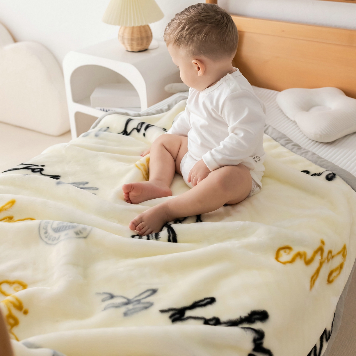 91家纺网 家纺一手货源 找家纺 单人学生云毯水貂绒毛毯羊羔绒珊瑚绒毯法莱绒毯拉舍尔毯云貂绒毯大兔毛盖毯 乐享生活