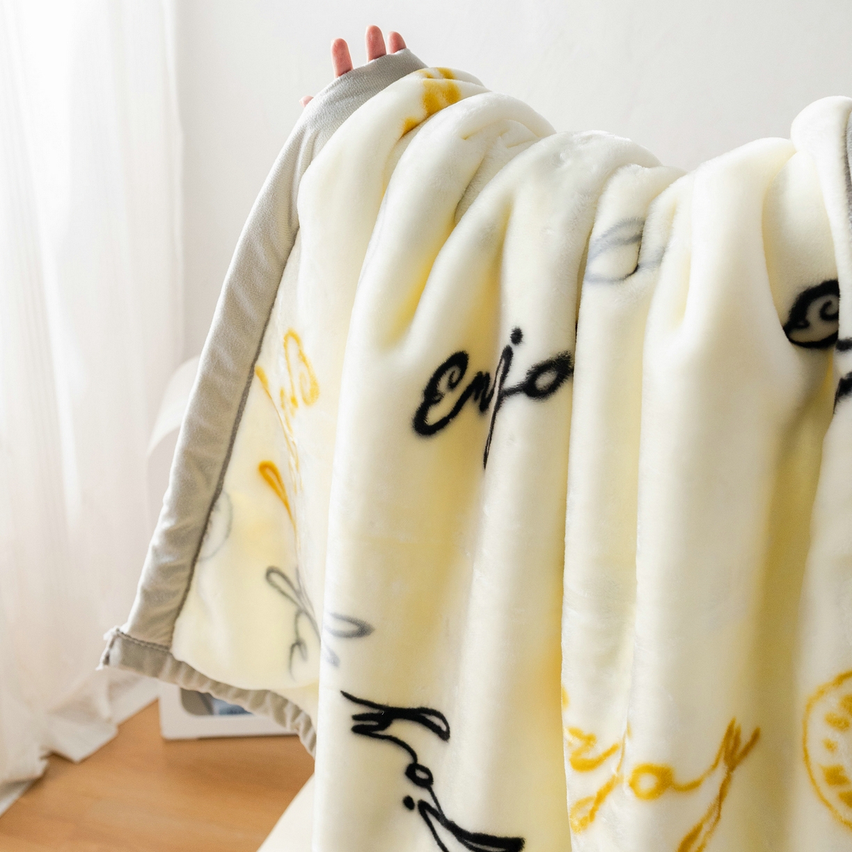 91家纺网 家纺一手货源 找家纺 单人学生云毯水貂绒毛毯羊羔绒珊瑚绒毯法莱绒毯拉舍尔毯云貂绒毯大兔毛盖毯 乐享生活