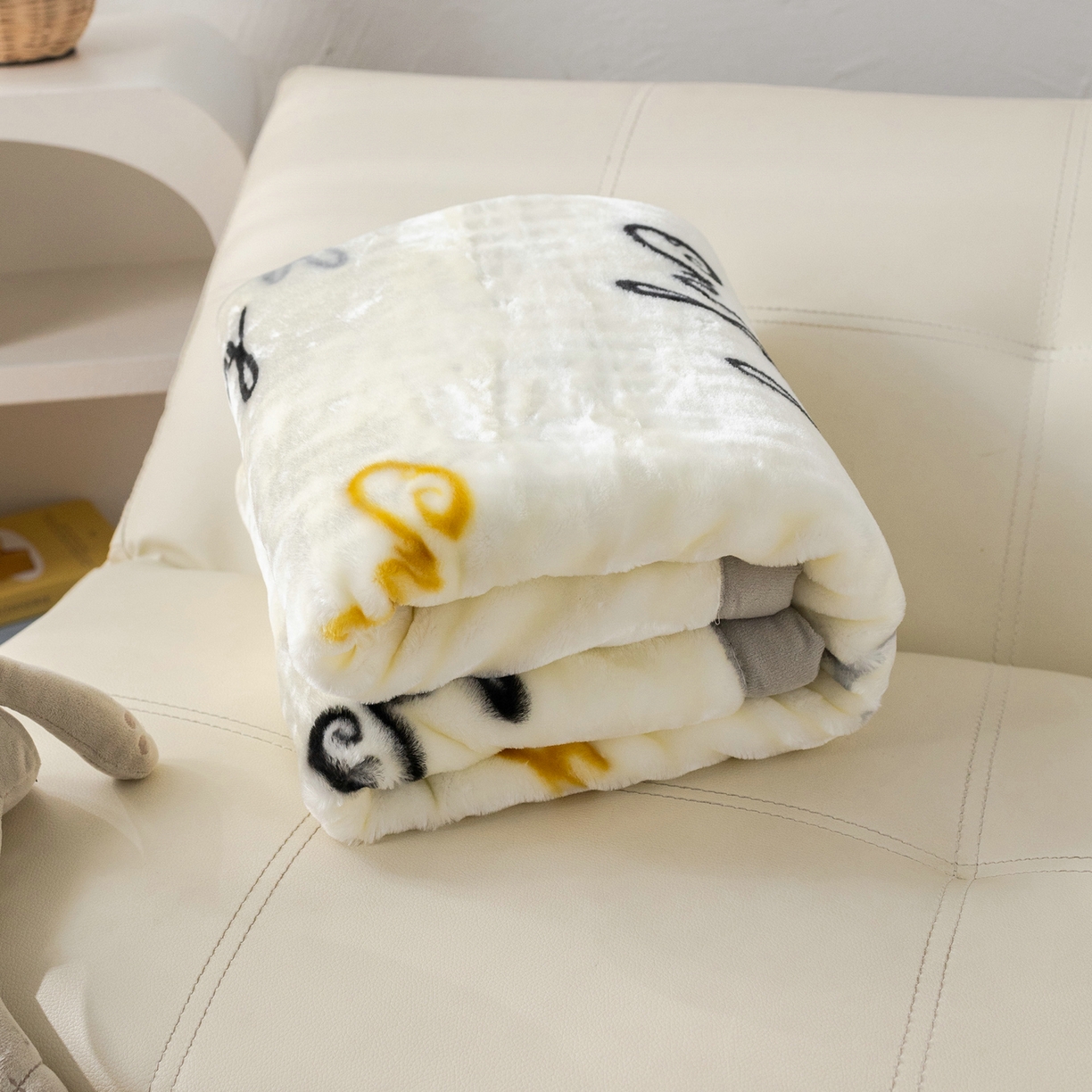 91家纺网 家纺一手货源 找家纺 单人学生云毯水貂绒毛毯羊羔绒珊瑚绒毯法莱绒毯拉舍尔毯云貂绒毯大兔毛盖毯 乐享生活