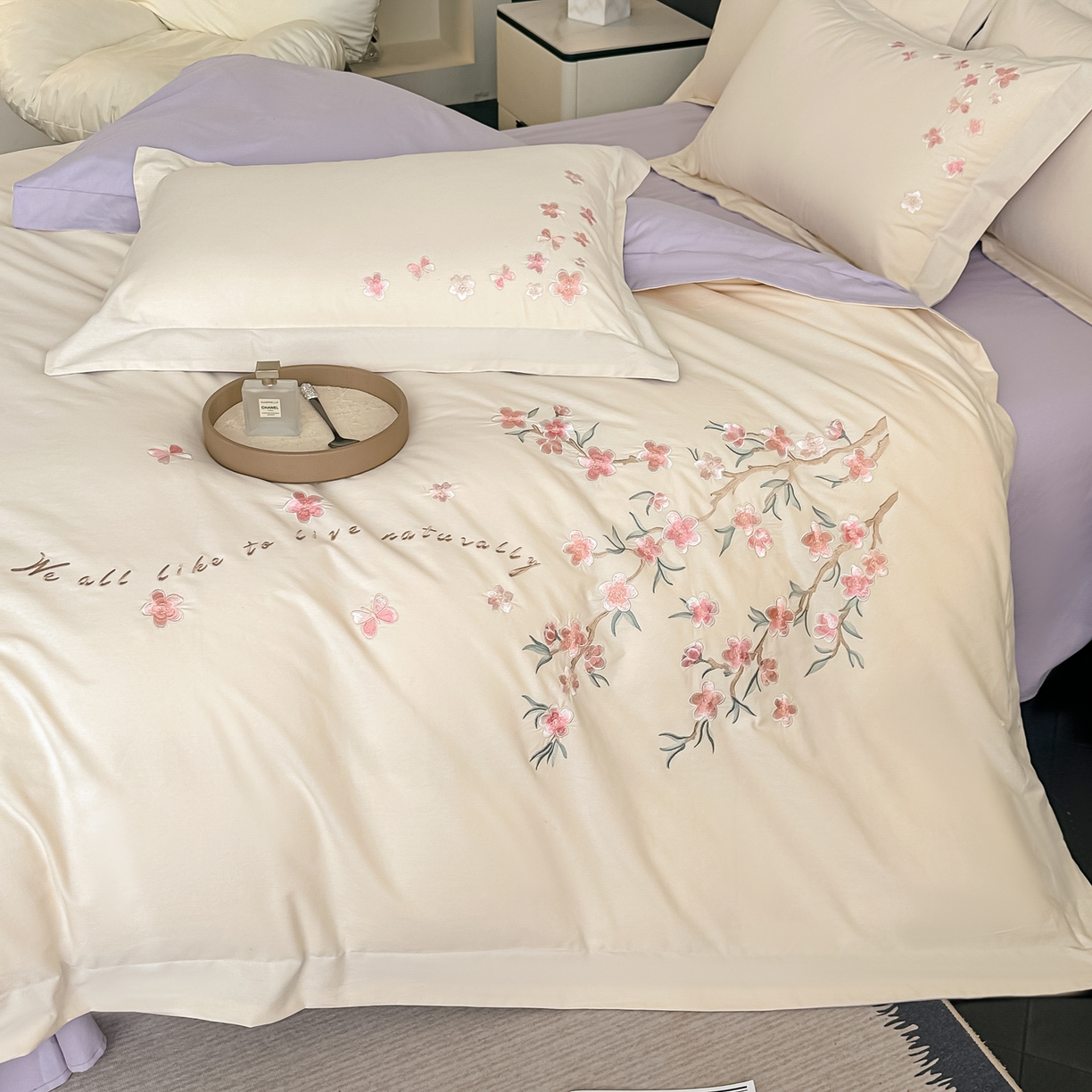 91家纺网 家纺一手货源 找家纺 桃园 秋冬新款纯棉全棉长绒棉磨毛不掉毛高端礼盒四件套-繁花似锦（包含买家秀） 繁花似锦-白紫