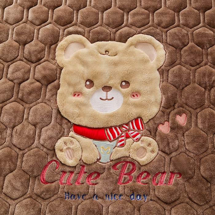 91家纺网 家纺一手货源 找家纺 初心家纺 2025新款卡通绣花牛奶绒夹棉床垫 可爱熊-咖啡色