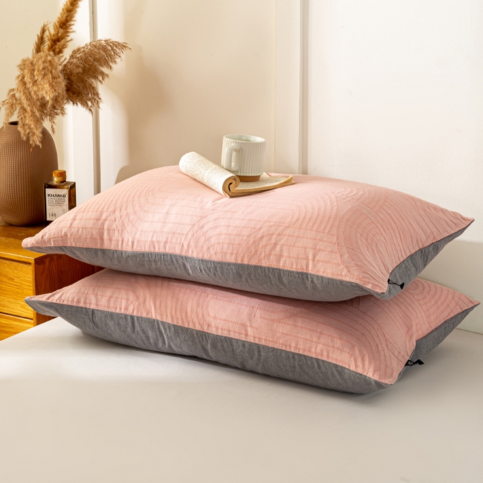 91家纺网 家纺一手货源 找家纺 恋人优选 2025新款全棉纯棉色织提花枕套 浮光粉