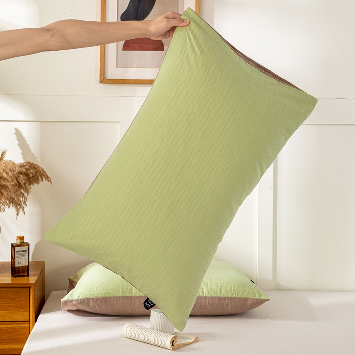 91家纺网 家纺一手货源 找家纺 恋人优选 2025新款全棉纯棉色织提花枕套 波纹纱-心漾绿