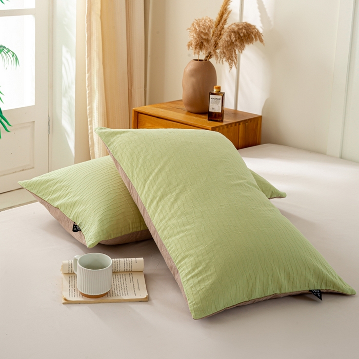 91家纺网 家纺一手货源 找家纺 恋人优选 2025新款全棉纯棉色织提花枕套 波纹纱-心漾绿