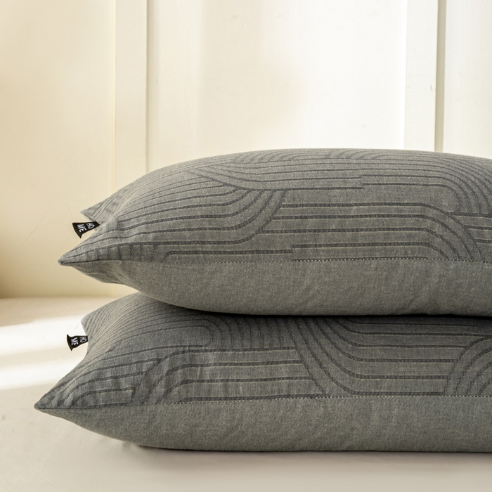 91家纺网 家纺一手货源 找家纺 恋人优选 2025新款全棉纯棉色织提花枕套 浮光灰