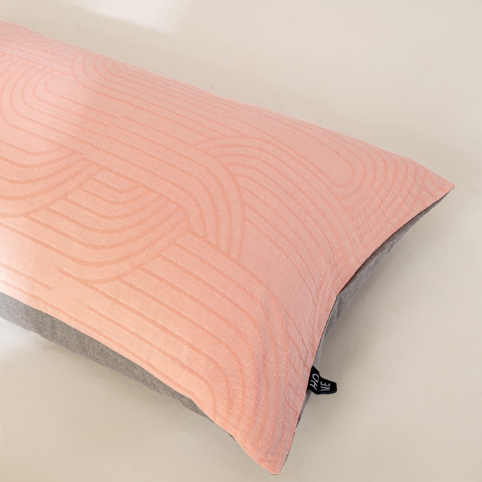 91家纺网 家纺一手货源 找家纺 恋人优选 2025新款全棉纯棉色织提花枕套 浮光粉