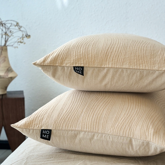 91家纺网 家纺一手货源 找家纺 恋人优选 2025新款全棉纯棉色织提花枕套 大波浪卡其