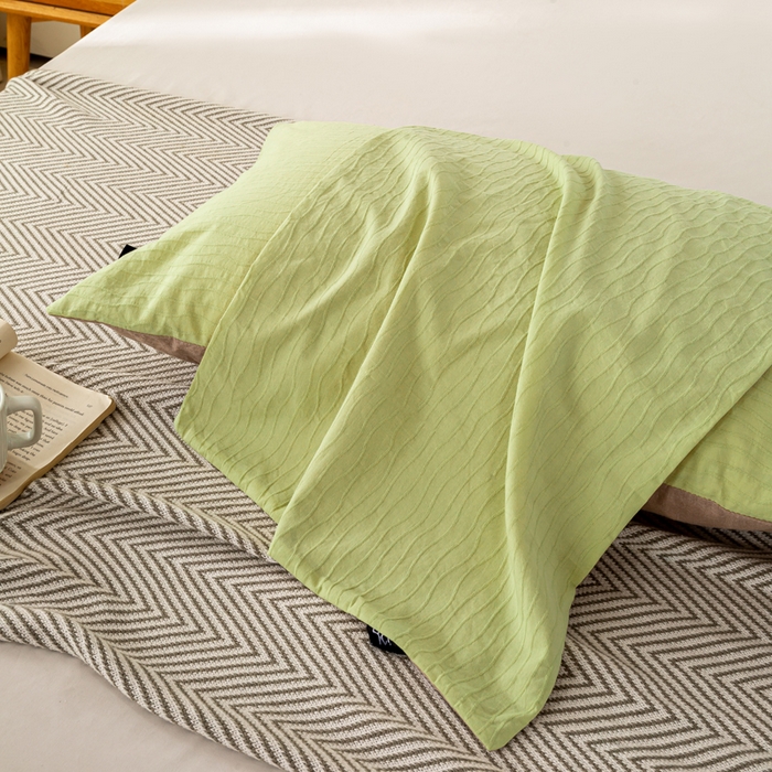 91家纺网 家纺一手货源 找家纺 恋人优选 2025新款全棉纯棉色织提花枕套 波纹纱-心漾绿