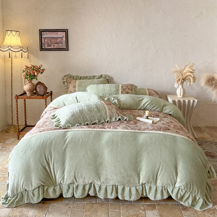 91家纺网 家纺一手货源 找家纺 瑞宝 2025新款全消光牛奶绒夹棉款床裙四件套-伊莲娜 伊莲娜-松石绿