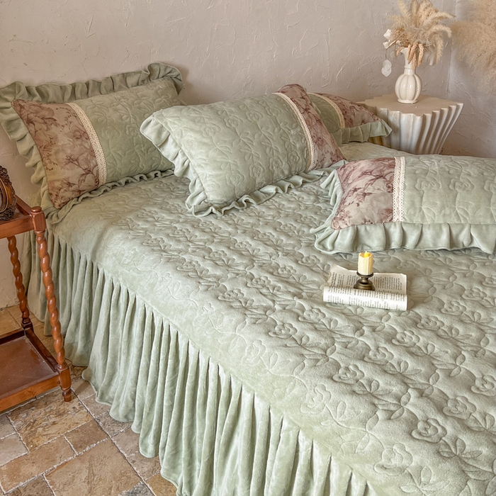 91家纺网 家纺一手货源 找家纺 瑞宝 2025新款全消光牛奶绒夹棉款床裙四件套-伊莲娜 伊莲娜-松石绿