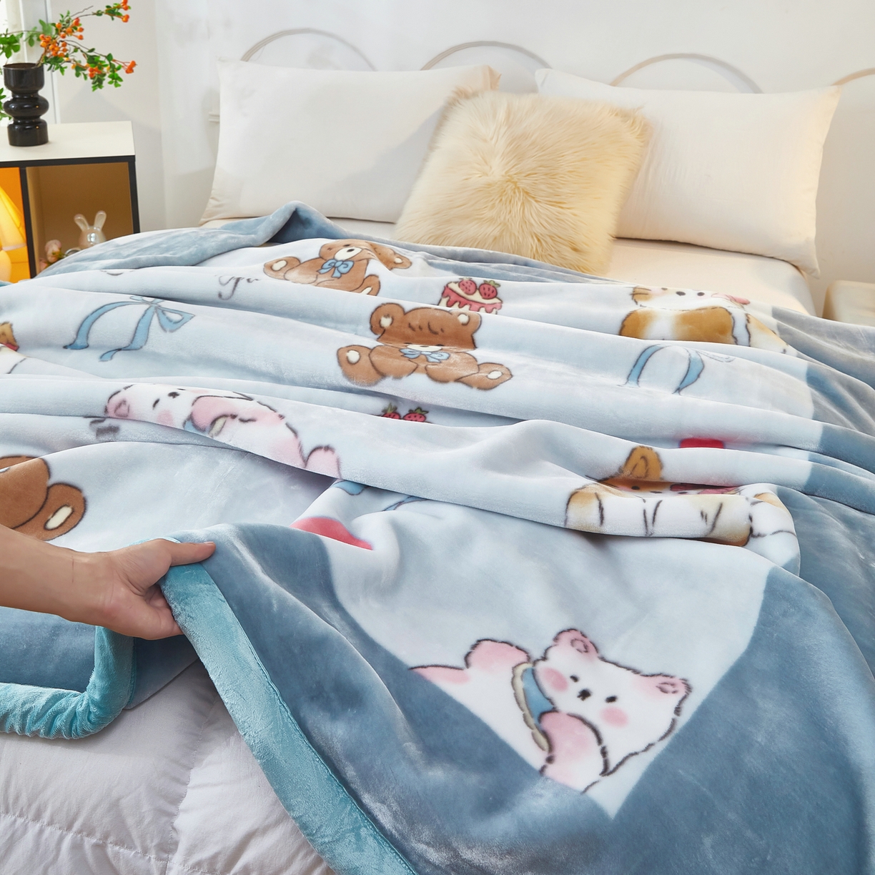 91家纺网 家纺一手货源 找家纺 丹兰 2025新款大版拉舍尔毛毯 C版 022躲猫猫-蓝