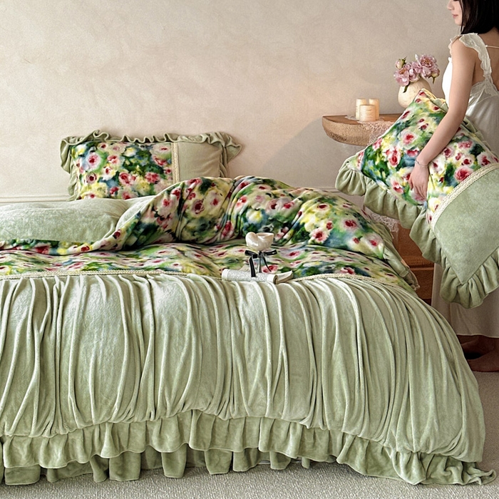 91家纺网 家纺一手货源 找家纺 （总）瑞宝 2025新款全消光牛奶绒床裙四件套-花期如梦