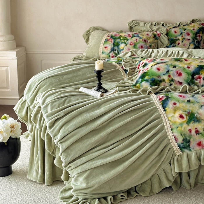 91家纺网 家纺一手货源 找家纺 瑞宝 2025新款全消光牛奶绒床裙四件套-花期如梦 花期如梦-青柠绿