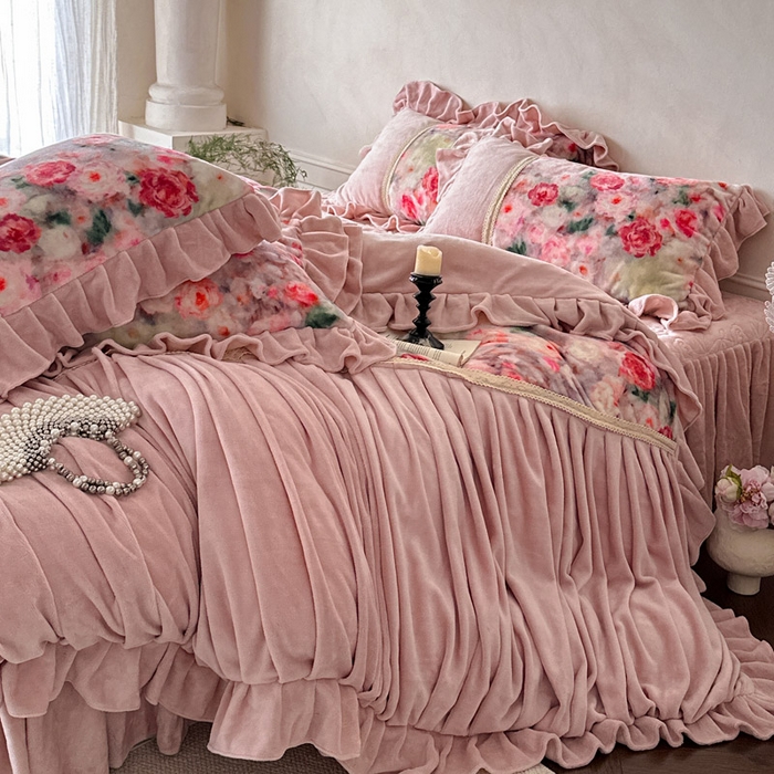 91家纺网 家纺一手货源 找家纺 瑞宝 2025新款全消光牛奶绒床裙四件套-花期如梦 花期如梦-蜜粉