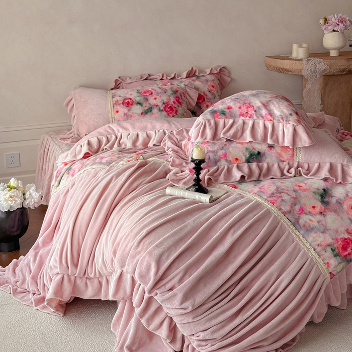 91家纺网 家纺一手货源 找家纺 瑞宝 2025新款全消光牛奶绒床裙四件套-花期如梦 花期如梦-蜜粉