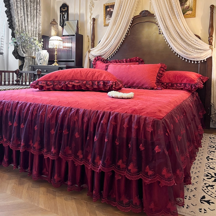 91家纺网 家纺一手货源 找家纺 瑞宝 2025新款宝宝绒夹棉床裙三件套-香奢丽影 香奢丽影-胭脂红