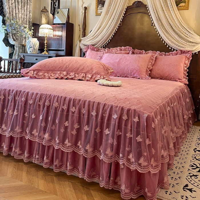 91家纺网 家纺一手货源 找家纺 瑞宝 2025新款宝宝绒夹棉床裙三件套-香奢丽影 香奢丽影-豆沙