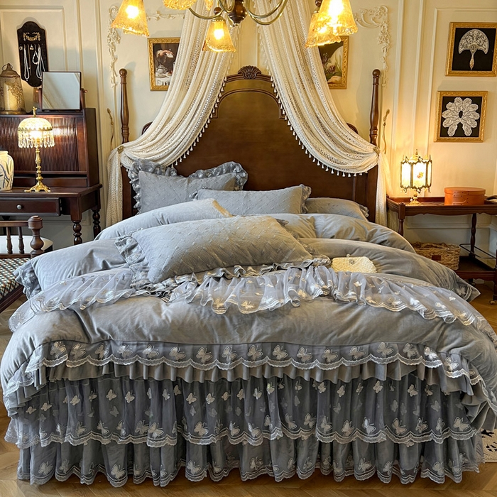 91家纺网 家纺一手货源 找家纺 瑞宝 2025新款宝宝绒夹棉床裙三件套-香奢丽影 香奢丽影-高级灰