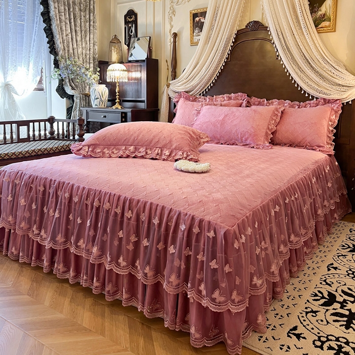 91家纺网 家纺一手货源 找家纺 瑞宝 2025新款宝宝绒夹棉床裙三件套-香奢丽影 香奢丽影-豆沙