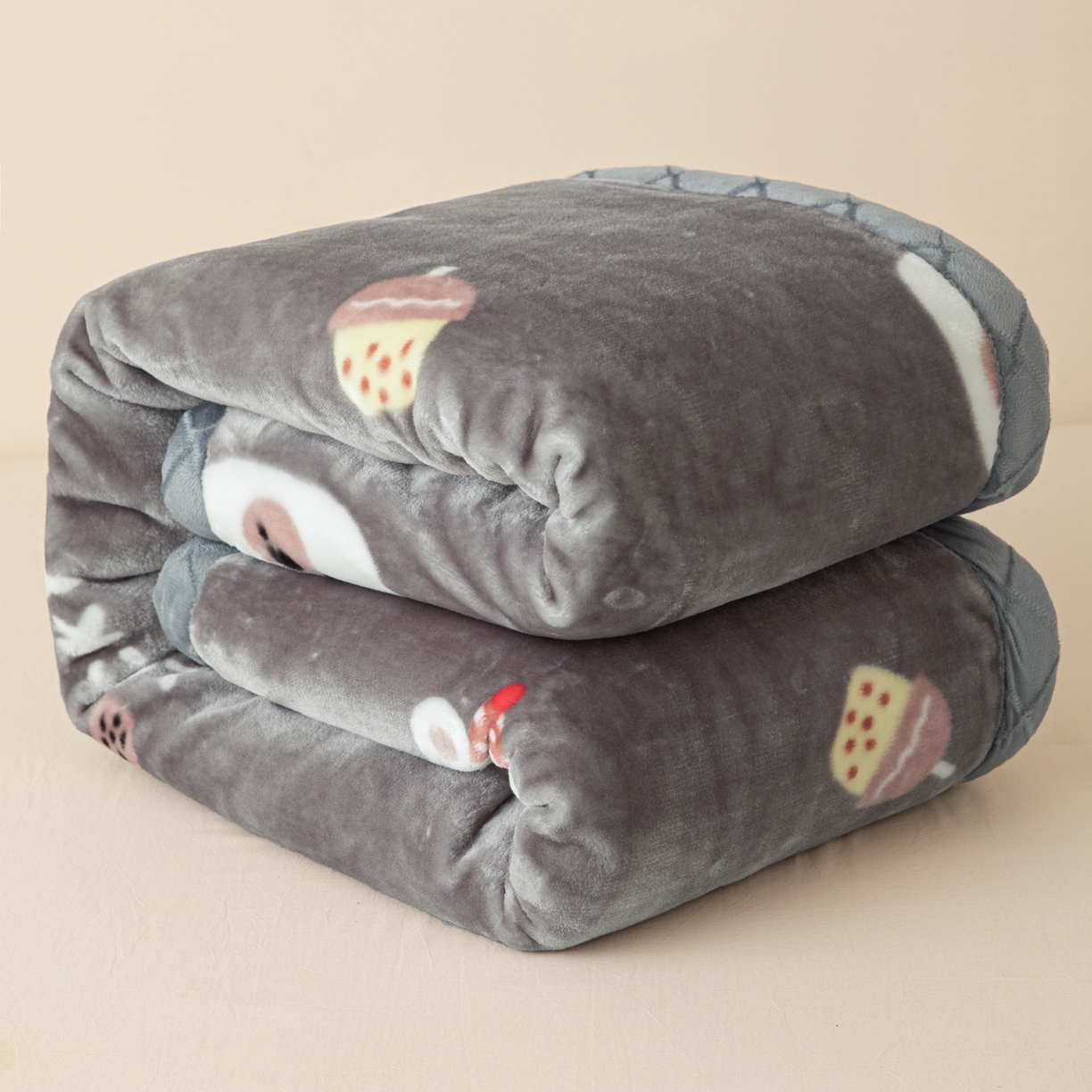 91家纺网 家纺一手货源 找家纺 丹兰 2025新款大版拉舍尔毛毯 新版 76#幸运熊