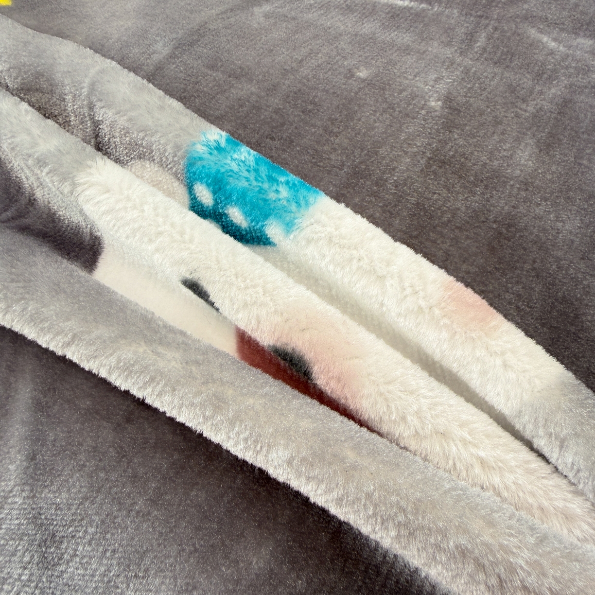 91家纺网 家纺一手货源 找家纺 丹兰 2025新款大版拉舍尔毛毯 新版 76#幸运熊