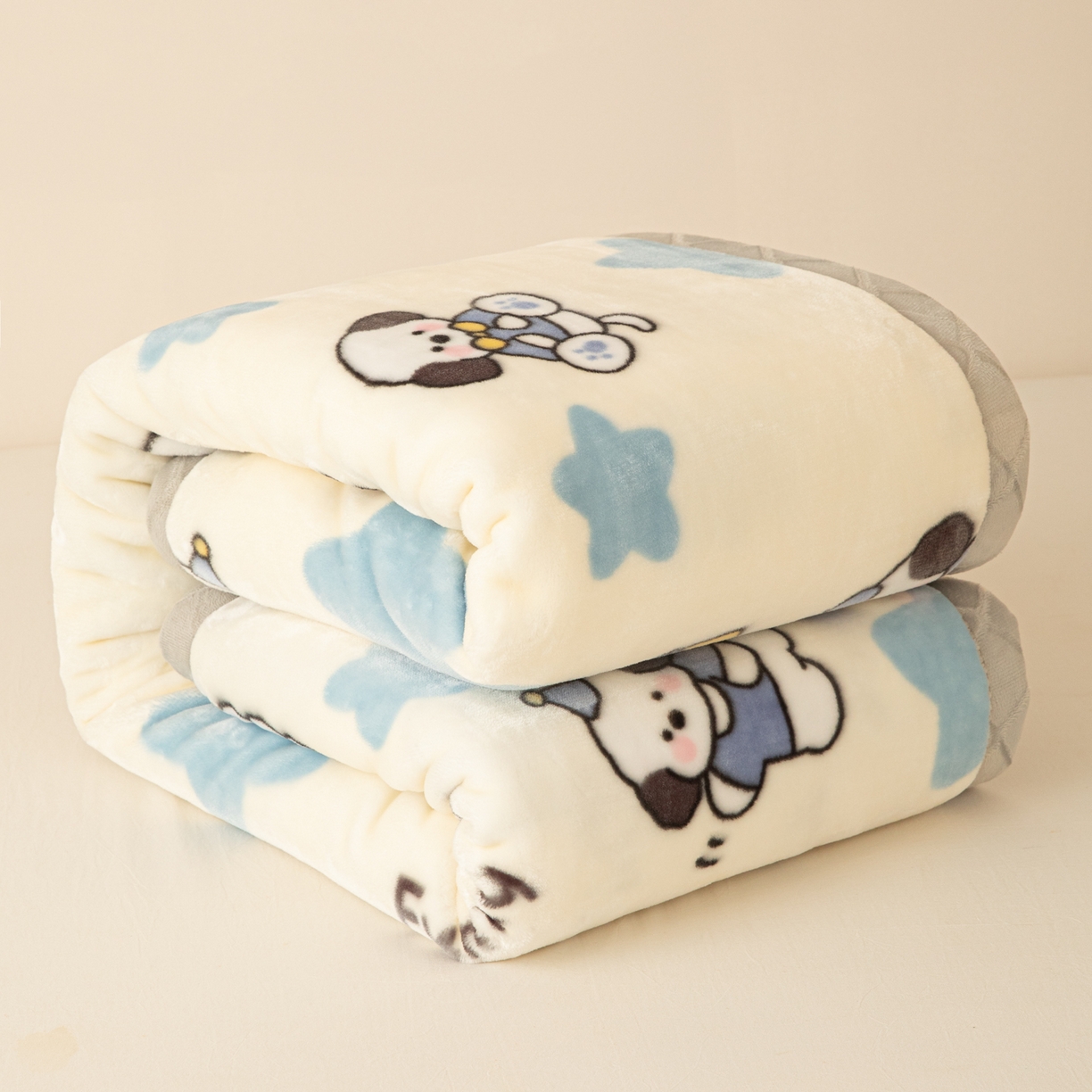 91家纺网 家纺一手货源 找家纺 丹兰 2025新款大版拉舍尔毛毯 新版 77#奶油小狗