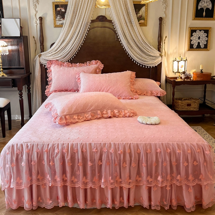 91家纺网 家纺一手货源 找家纺 瑞宝 2025新款宝宝绒夹棉床裙四件套-香奢丽影 香奢丽影-樱花粉