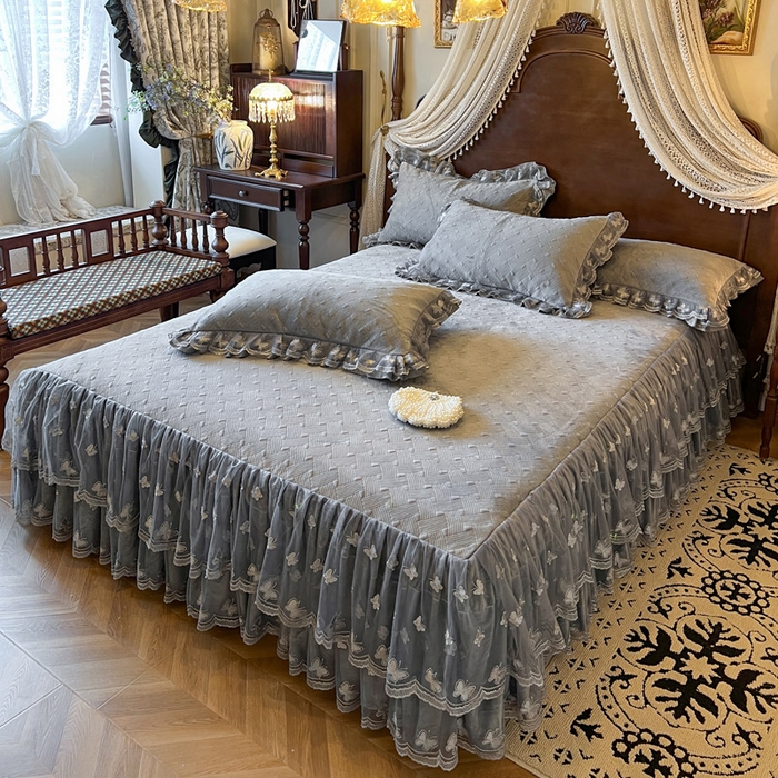 91家纺网 家纺一手货源 找家纺 瑞宝 2025新款宝宝绒夹棉床裙四件套-香奢丽影 香奢丽影-高级灰