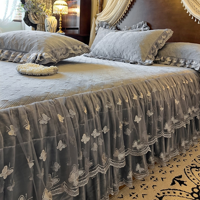 91家纺网 家纺一手货源 找家纺 瑞宝 2025新款宝宝绒夹棉床裙四件套-香奢丽影 香奢丽影-高级灰