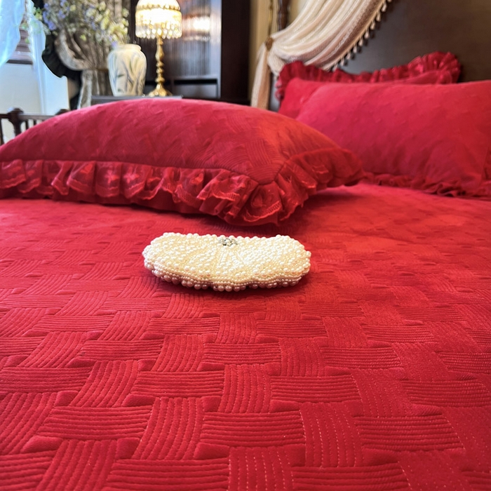 91家纺网 家纺一手货源 找家纺 瑞宝 2025新款宝宝绒夹棉床裙四件套-香奢丽影 香奢丽影-中国红