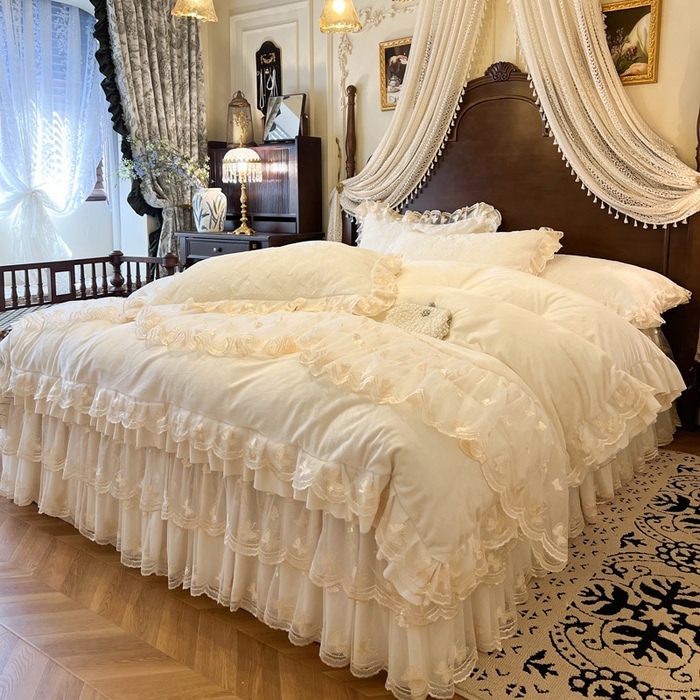 91家纺网 家纺一手货源 找家纺 瑞宝 2025新款宝宝绒夹棉床裙四件套-香奢丽影 香奢丽影-奶油白