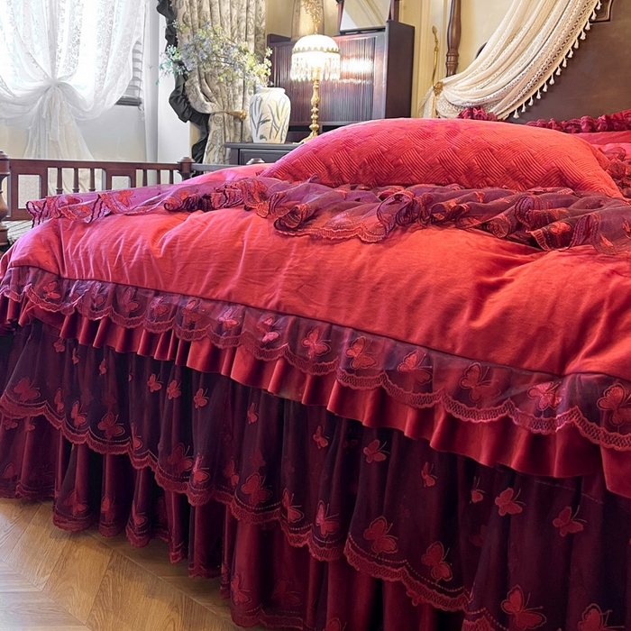 91家纺网 家纺一手货源 找家纺 瑞宝 2025新款宝宝绒夹棉床裙四件套-香奢丽影 香奢丽影-胭脂红